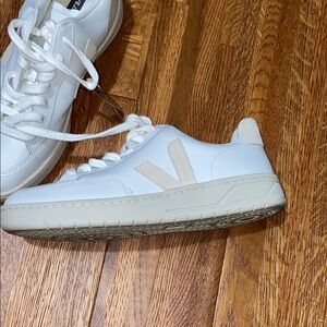 Veja White Women's Shoes